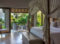 Villa Seseh Beach II, Master Bedroom